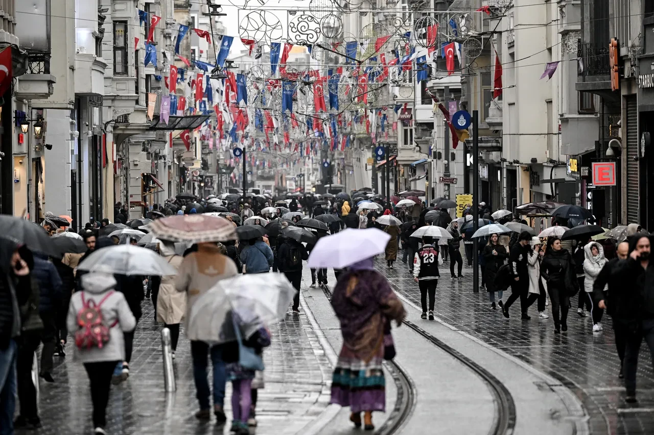 İstanbul için sağanak uyarısı! Meteoroloji saat verdi: Kuvvetli geliyor