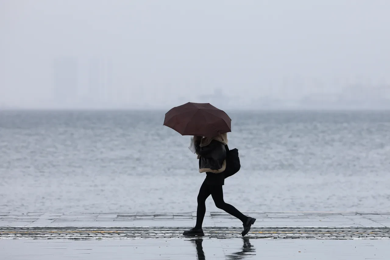İstanbul için sağanak uyarısı! Meteoroloji saat verdi: Kuvvetli geliyor