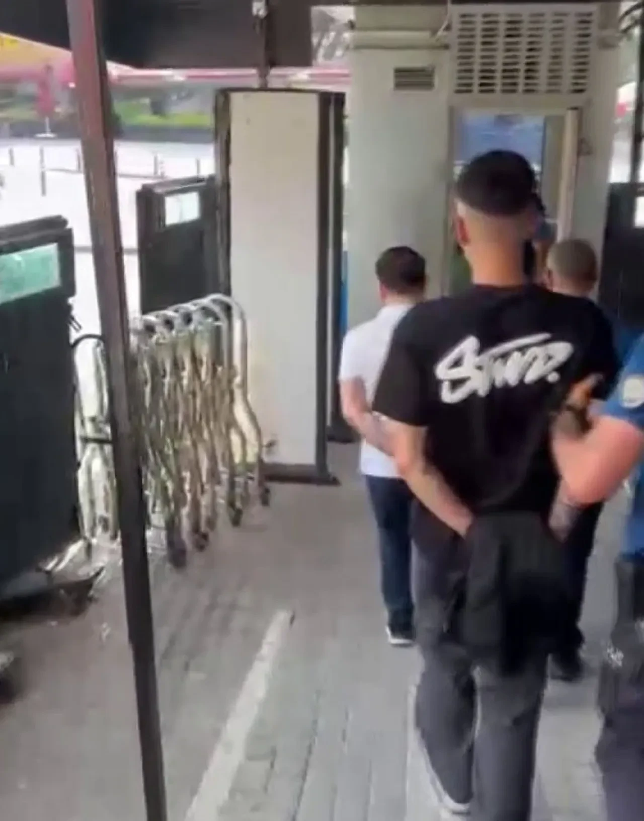 Polisim dedi milyonlarca lirasını dolandırdı!