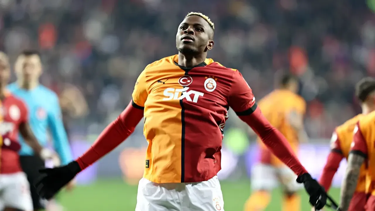 Osimhen uçağı ne zaman, saat kaçta İstanbul'a gelecek? Osimhen canlı takip kodu gündemde