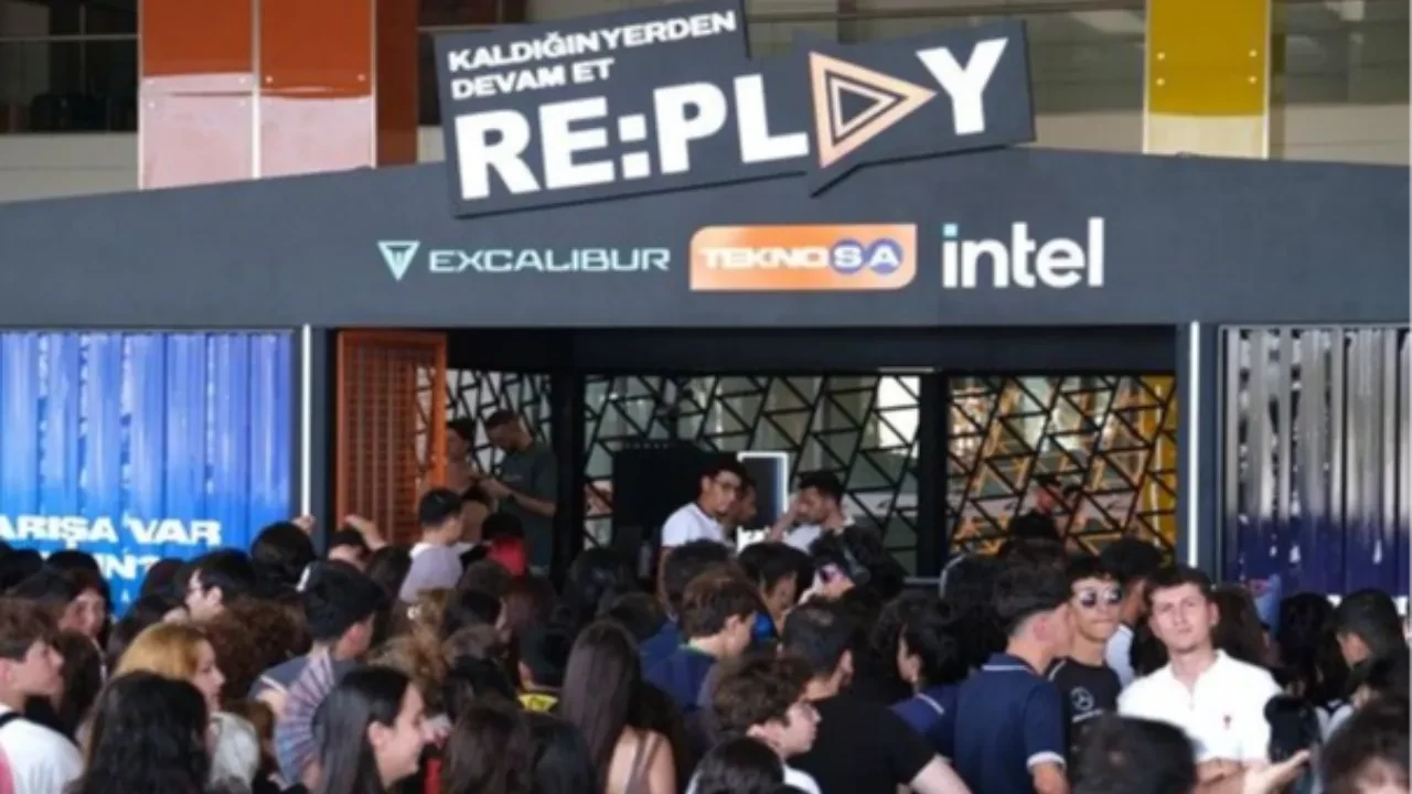 RE:PLAY heyecanı Excalibur gücüyle başladı
