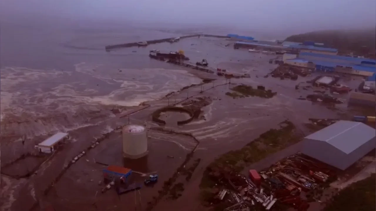 Rusya'da 8.8'lik depremin dehşete düşüren görüntüleri! 