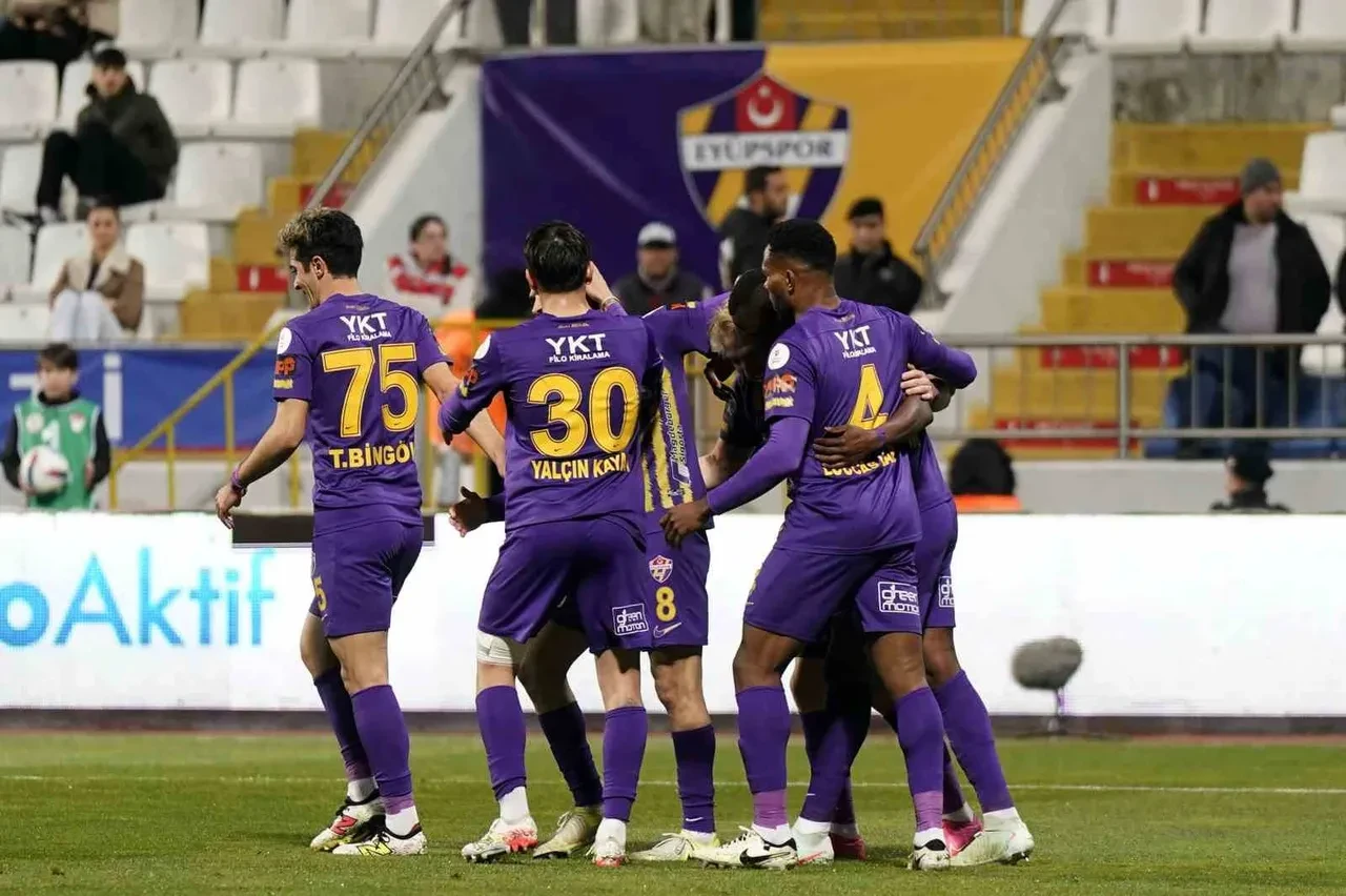 Sakaryaspor Eyüpspor maçı hangi kanalda, nereden canlı izlenir? Maç saati belli oldu