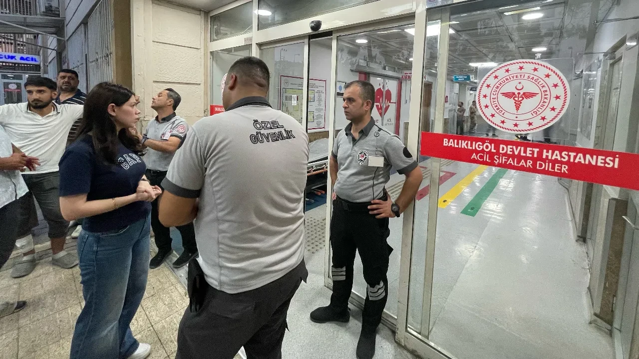 Şanlıurfa'da başhekim yardımcısı ve güvenlik görevlisi bıçaklı saldırıya uğradı!