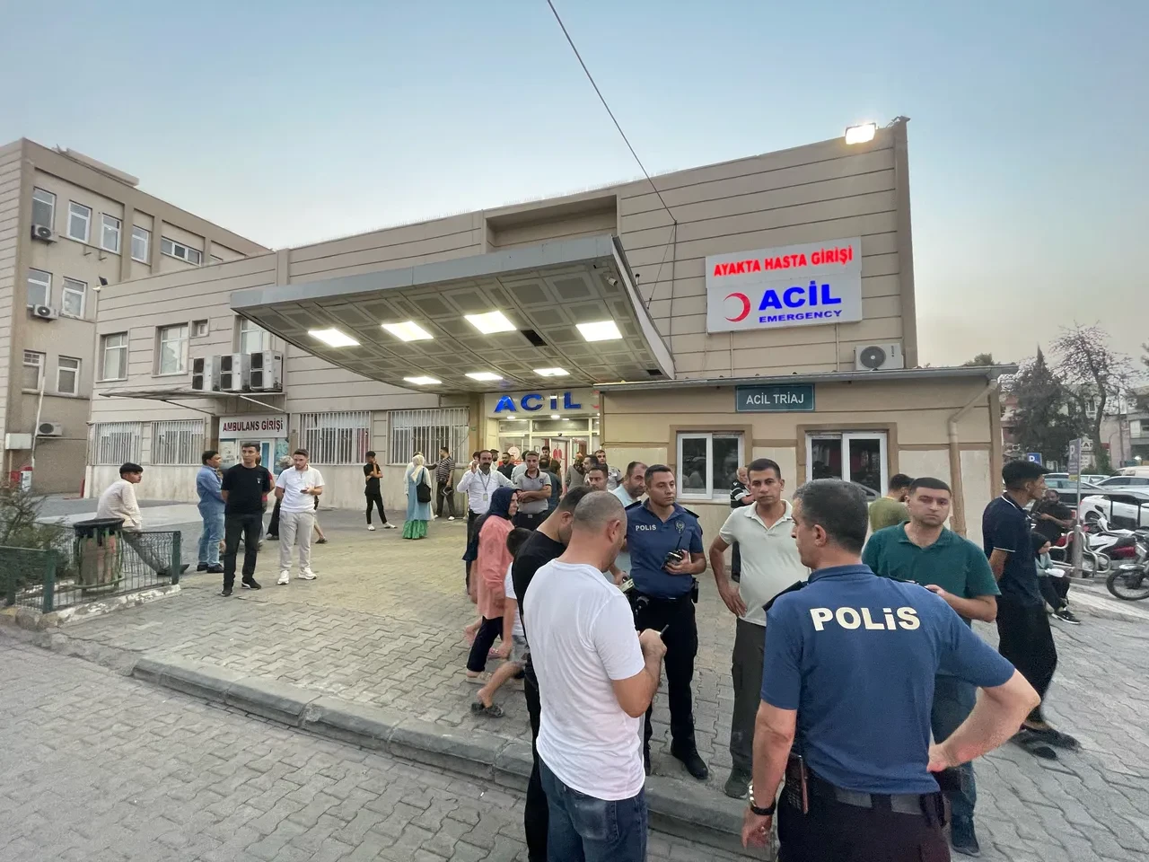 Şanlıurfa'da başhekim yardımcısı ve güvenlik görevlisi bıçaklı saldırıya uğradı!