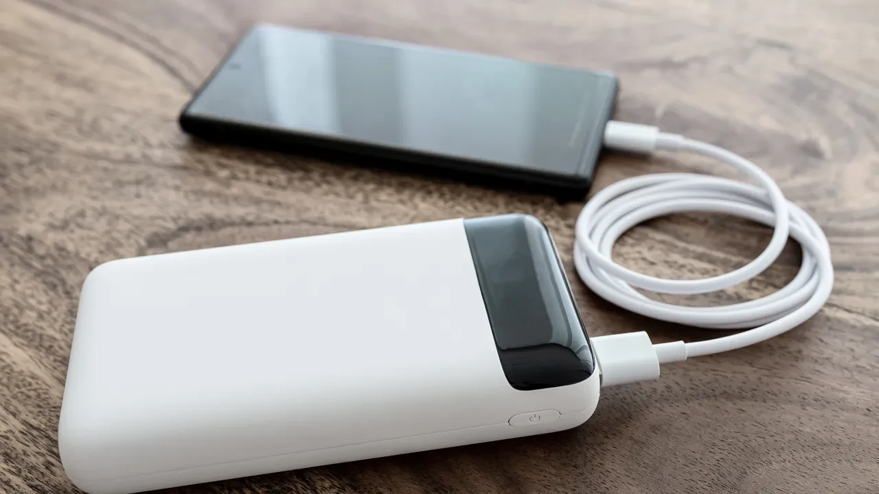 Uçakta powerbank yasak mı? Powerbank patlaması sonucu uçak yanmıştı