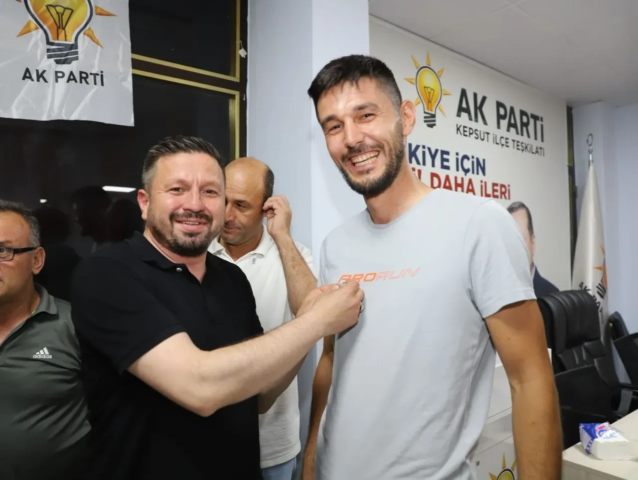 Yeniden Refah Partisi'nden 61 isim AK Parti'ye katıldı