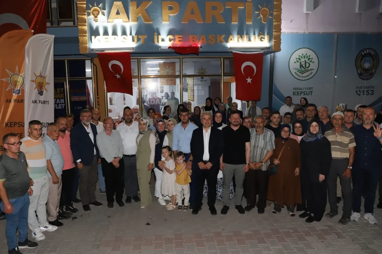Yeniden Refah Partisi'nden 61 isim AK Parti'ye katıldı