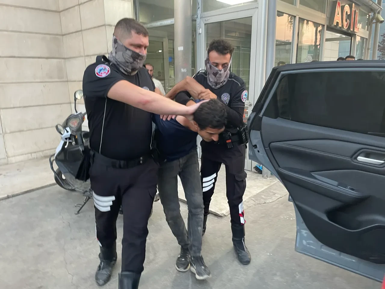 Acil serviste bıçaklı saldırıya uğramıştı! Başhekim yardımcısı yaşadığı dehşeti anlattı