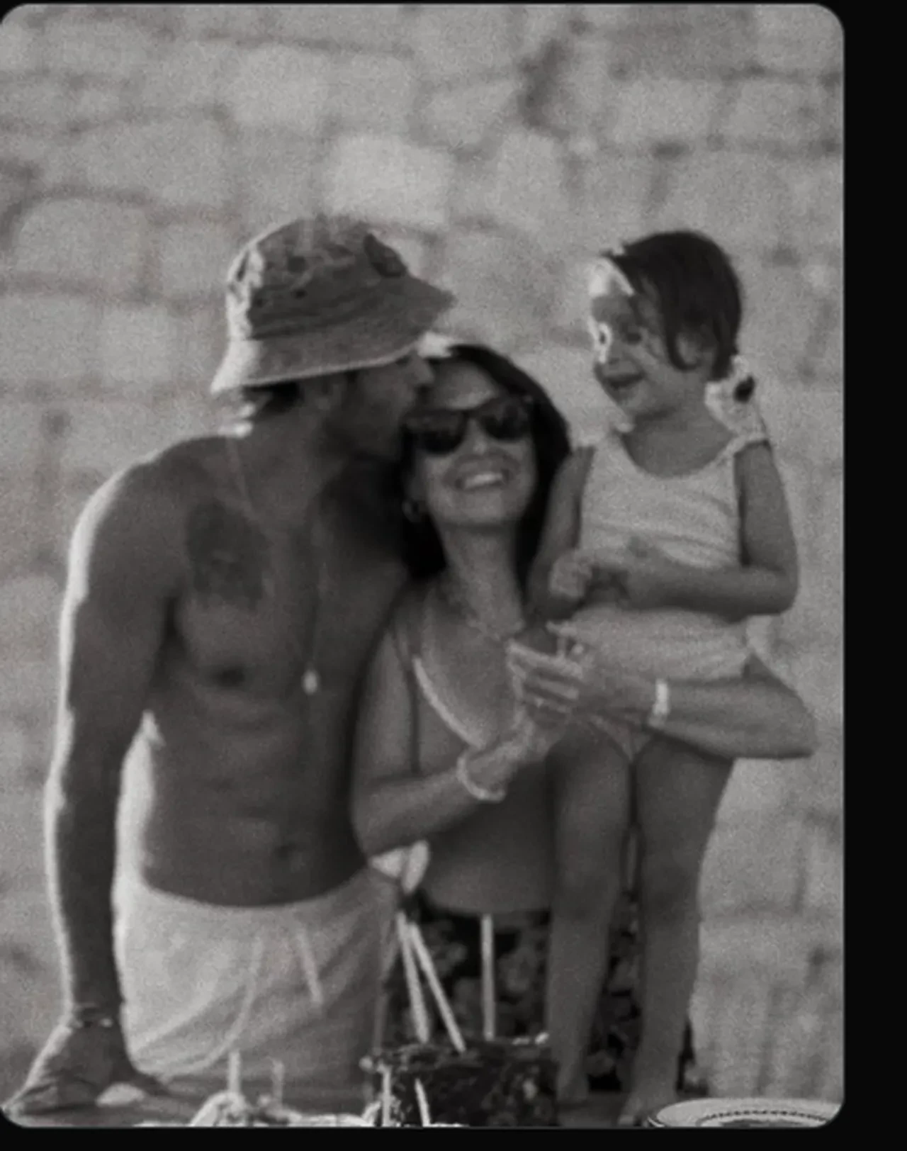 Barış Arduç'tan bir ilk! Boşanma iddialarına böyle cevap verdi