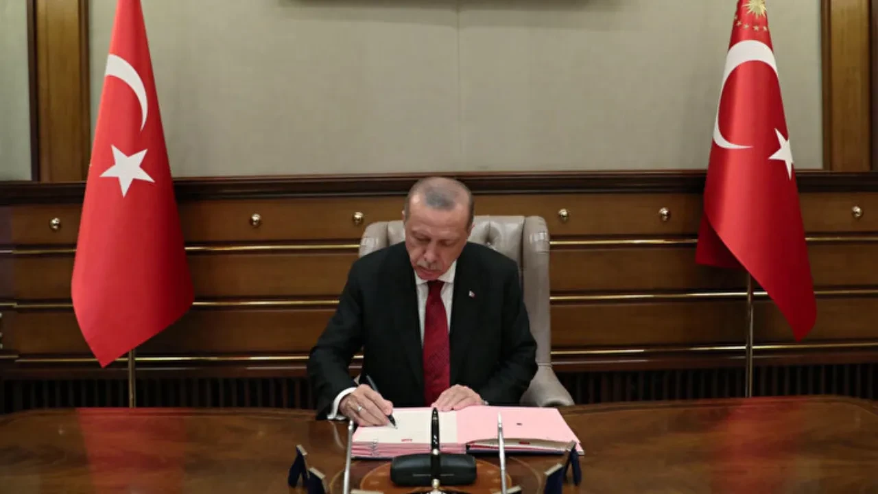 Cumhurbaşkanı Erdoğan imzaladı! 60 gün ertelendi