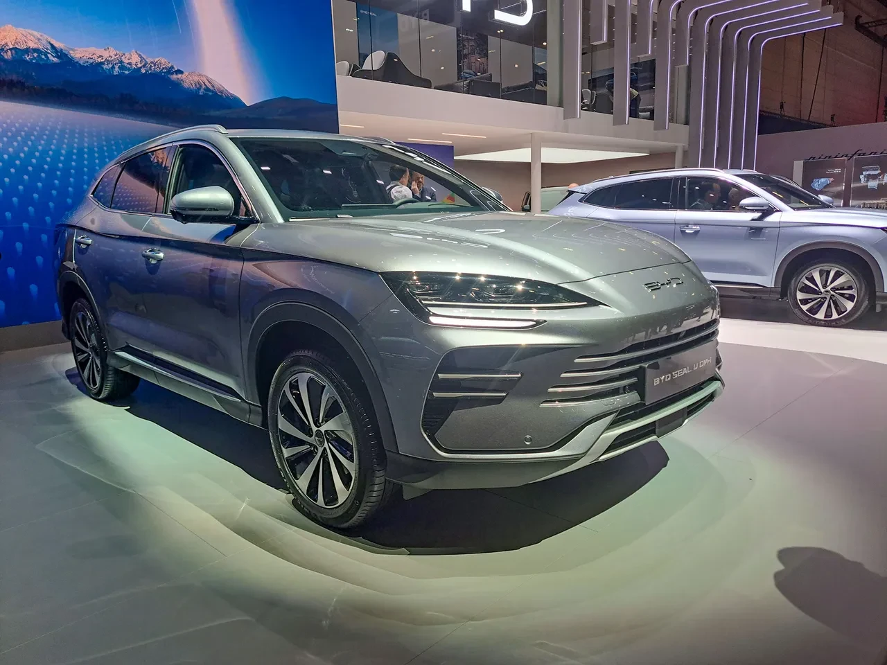 Dünyanın en büyük şirketleri belli oldu! Türkiye'ye yatırım yapan BYD listeye damga vurdu