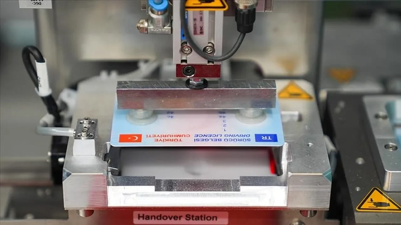 Ehliyet yenileme saat kaçta bitiyor? Son tarih bugün