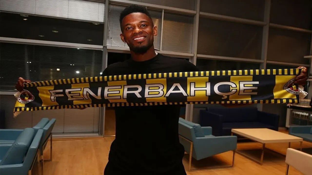 Fenerbahçe'nin yeni sağ beki İstanbul'da! Sağ bek tamamlandı