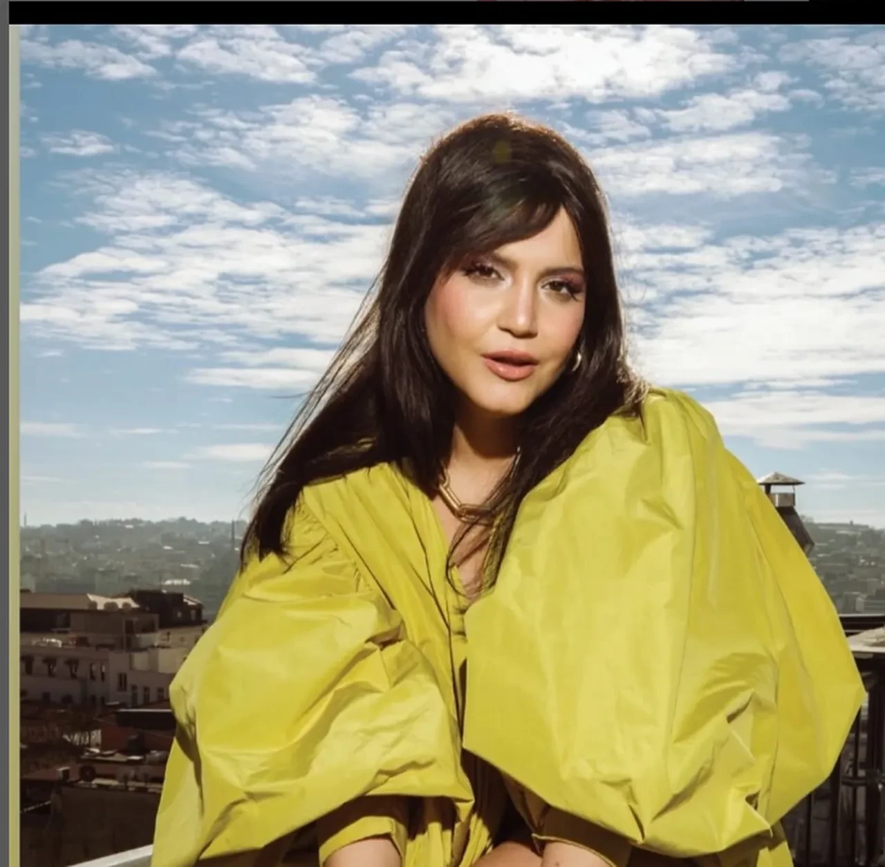 Kızılcık Şerbeti'nin Nilay'ı Feyza Civelek, müstehcen partiler düzenleyen Ferhat Günay ile görüntülendi 