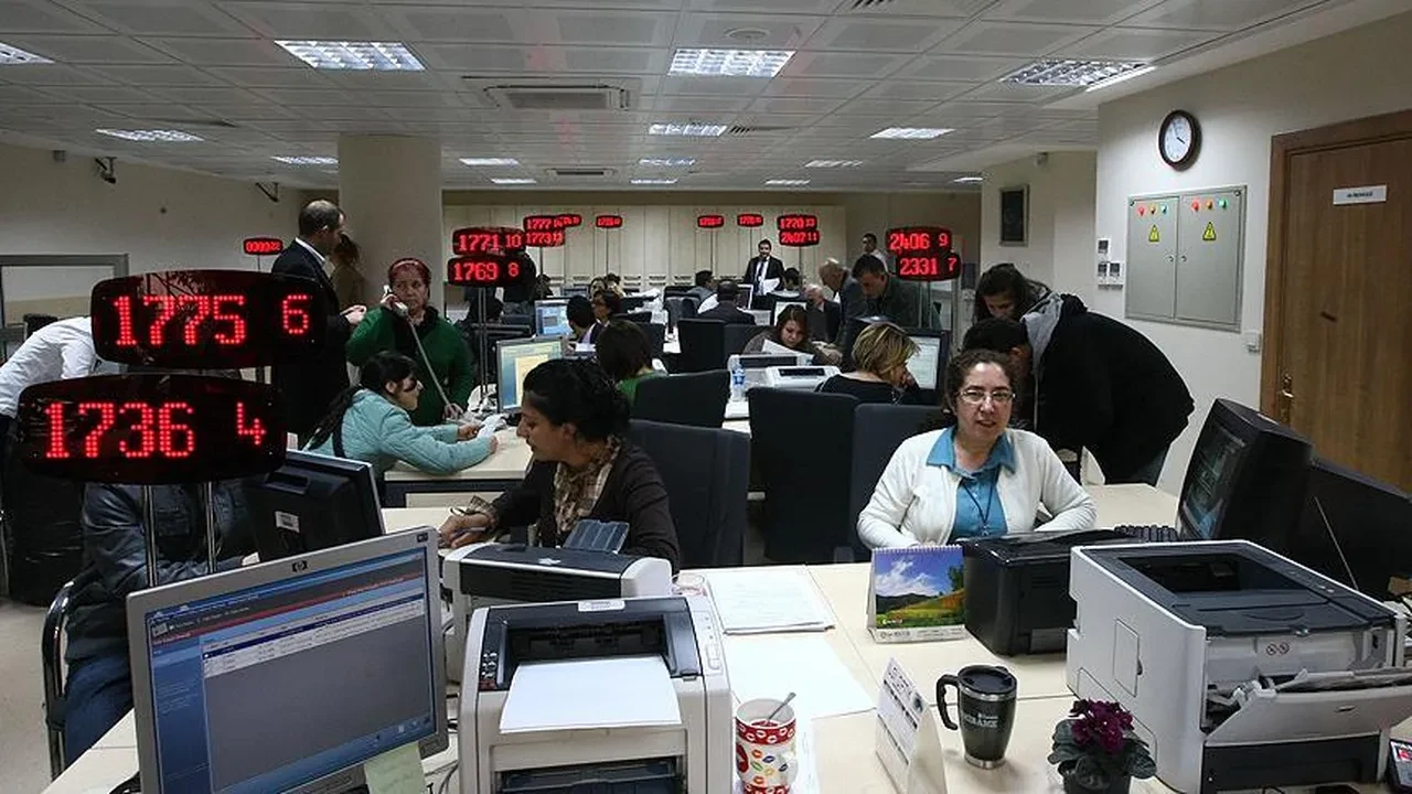 Nüfus müdürlükleri saat kaça kadar açık, kaçta kapanıyor? Eski tip ehliyetleri yenilemek için son gün