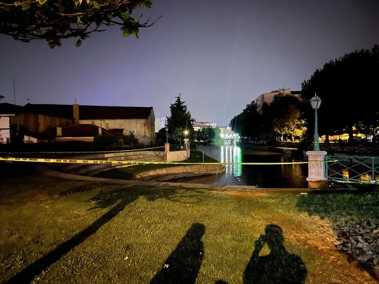 Porsuk Çayı kenarında fenalaşan 2 kişiden biri öldü, diğerinin durumu ağır