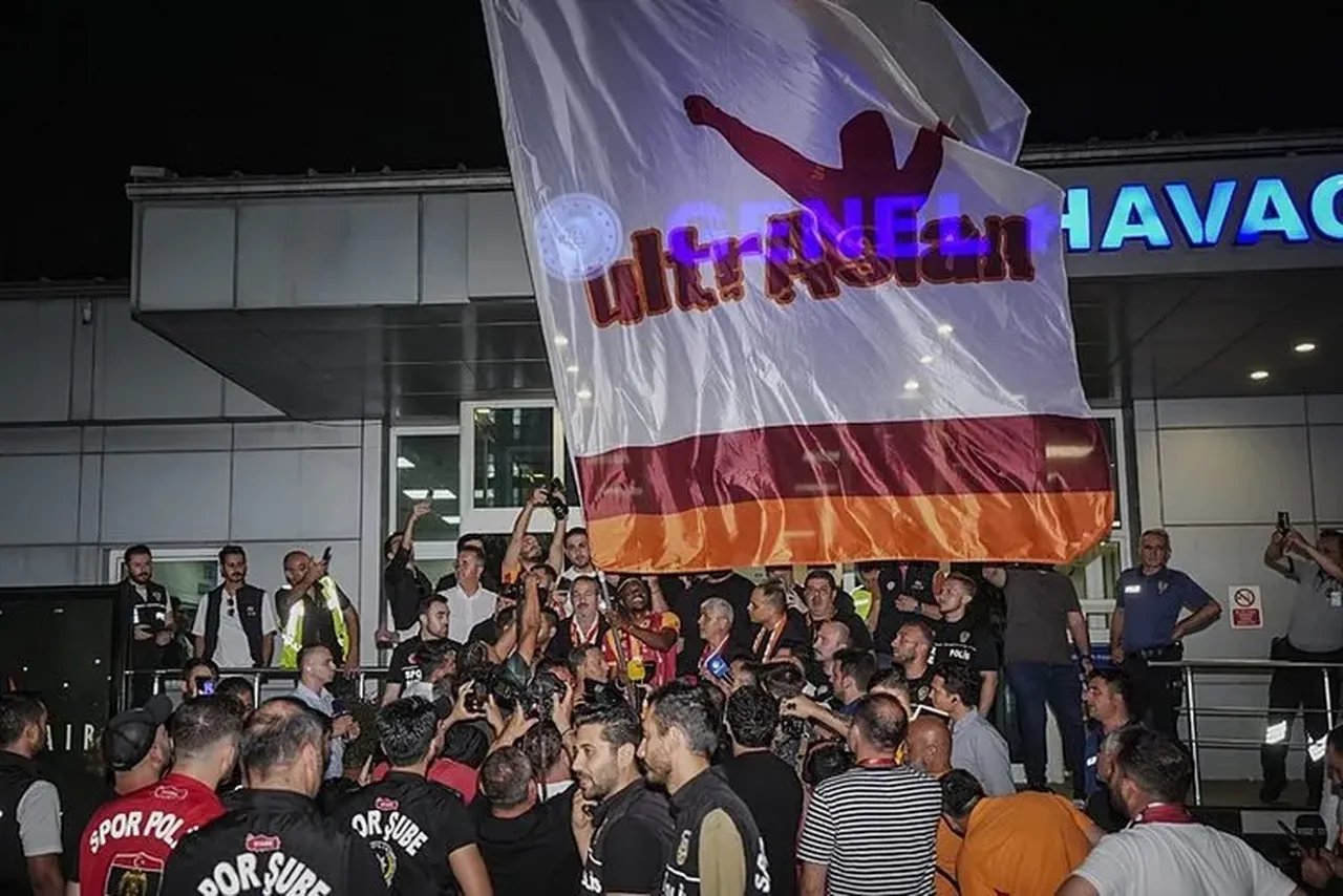 Sahaya çıkmadan kazandırdı! Galatasaray'a Victor Osimhen'den dev gelir