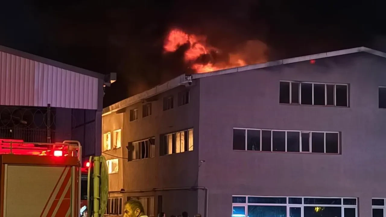Son dakika | Arnavutköy'de fabrikada patlama! Çok sayıda ekip sevk edildi