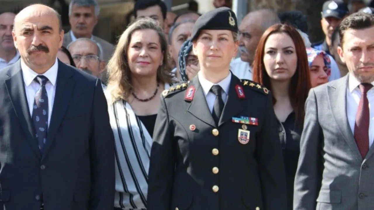 Türkiye tarihinde bir ilk! Türkiye'nin ilk kadın paşası: Gülden Mat Şakir tuğgeneralliğe terfi etti
