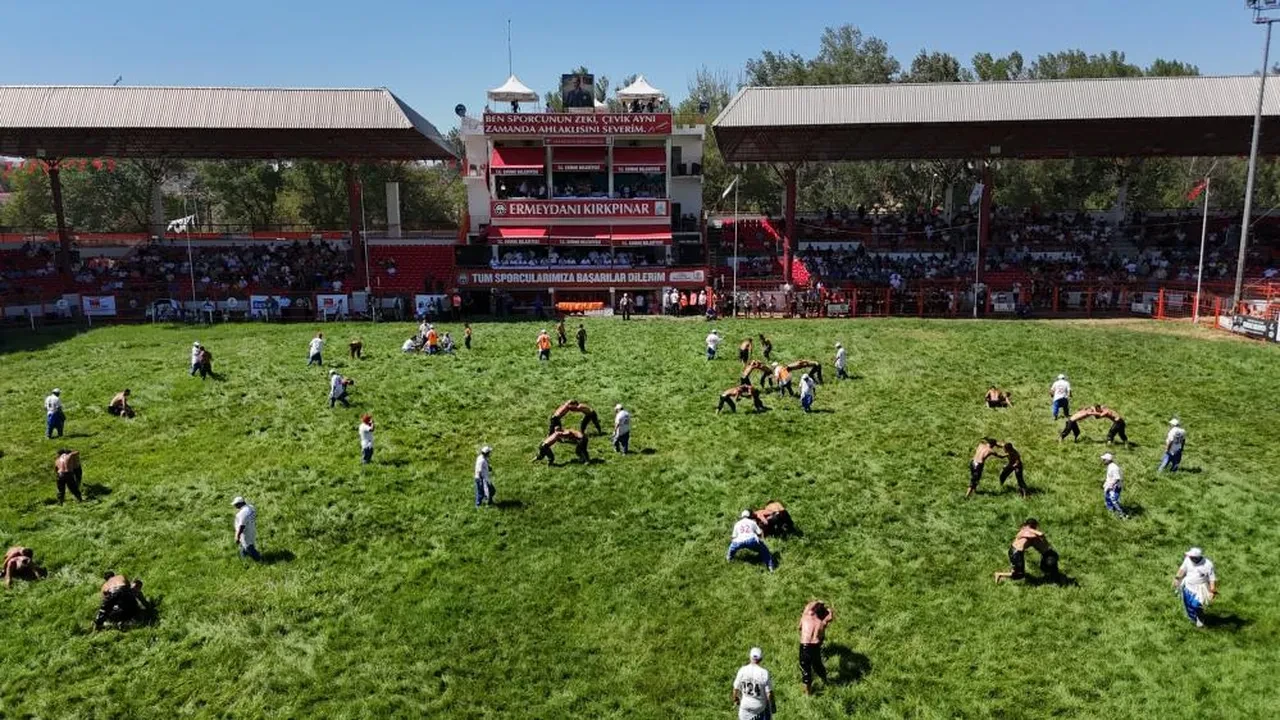 664. Tarihi Kırkpınar Yağlı Güreşleri başladı: Binlerce pehlivan katılıyor!