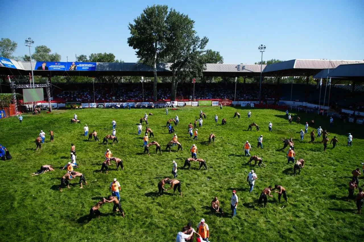 664. Tarihi Kırkpınar Yağlı Güreşleri başladı: Binlerce pehlivan katılıyor!