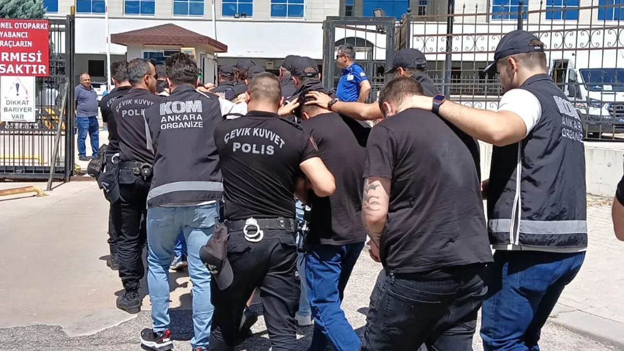 Ankara'da haraç çetesine baskın: 14 gözaltı