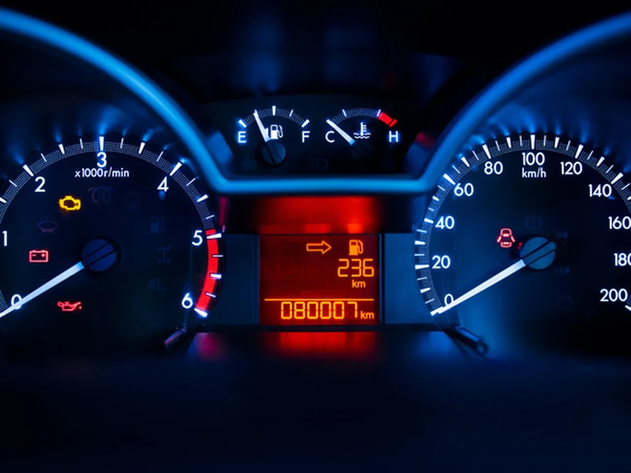 Araba anahtarları sadece kapı açmıyor! Meğer bu özellikleri de varmış…