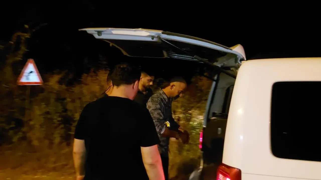 Çalıntı otomobille polise yakalandı! Palyaço kıyafetleri şaşırttı