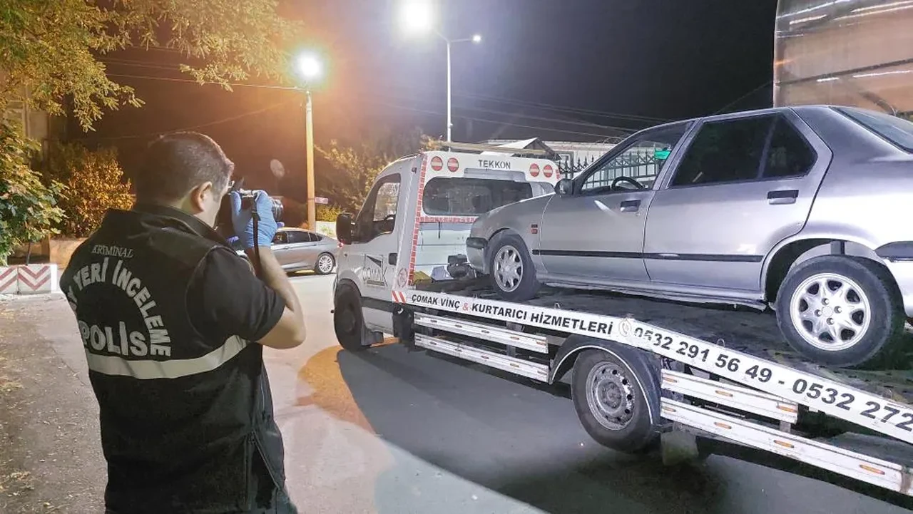 Çalıntı otomobille polise yakalandı! Palyaço kıyafetleri şaşırttı
