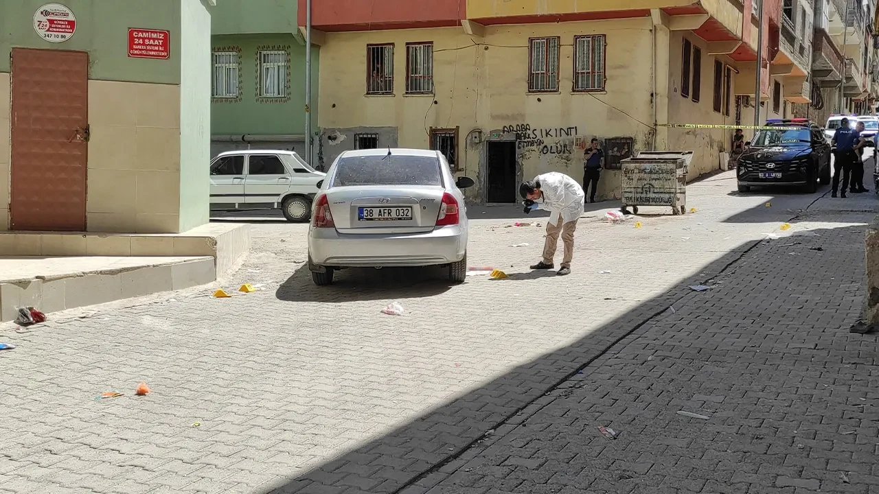 Cuma namazı sonrası kanlı pusu: 2 yaralı