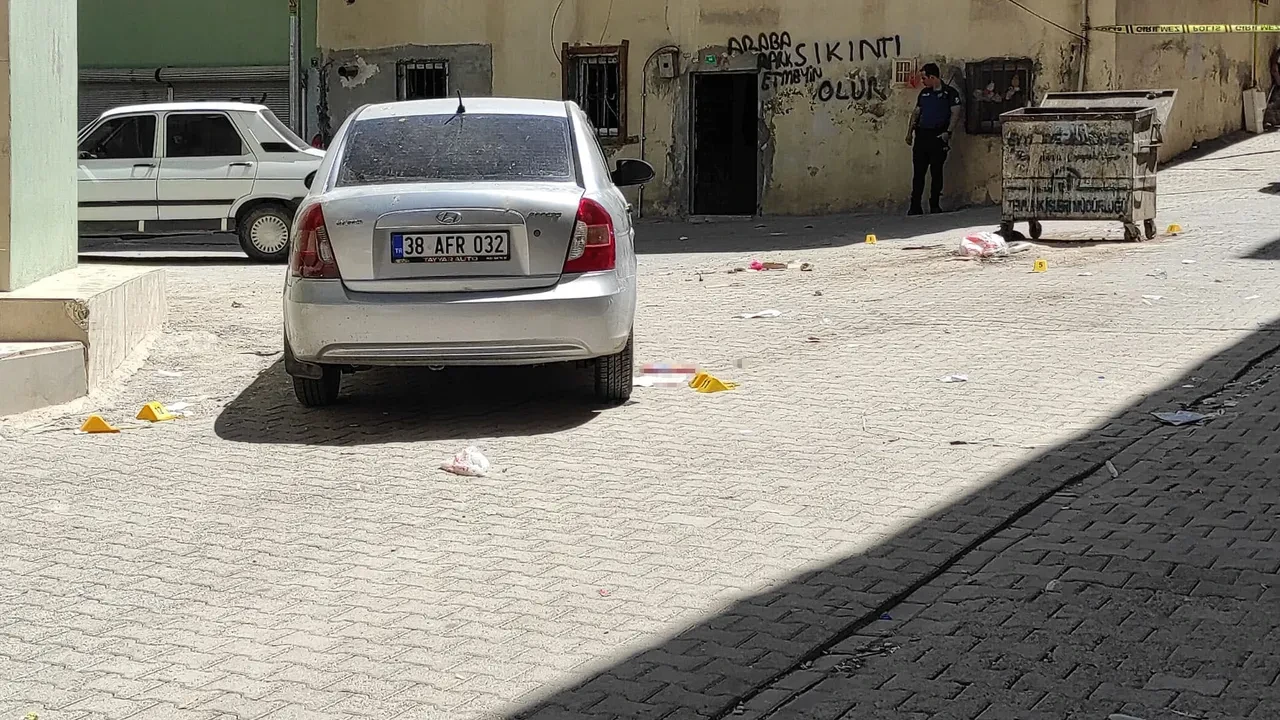 Cuma namazı sonrası kanlı pusu: 2 yaralı