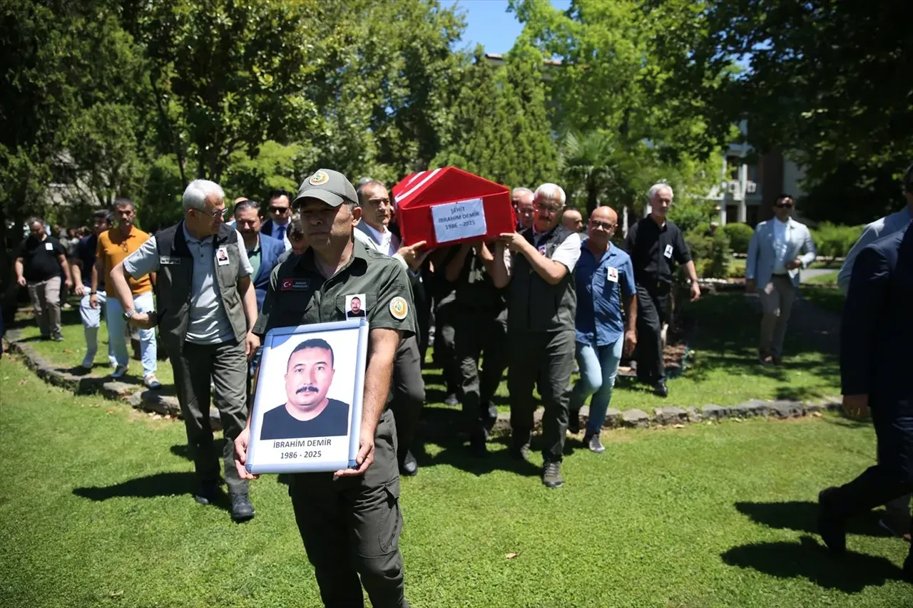 İzmir'deki yangın faciasında hayatını kaybetmişti! Orman şehidine acı veda