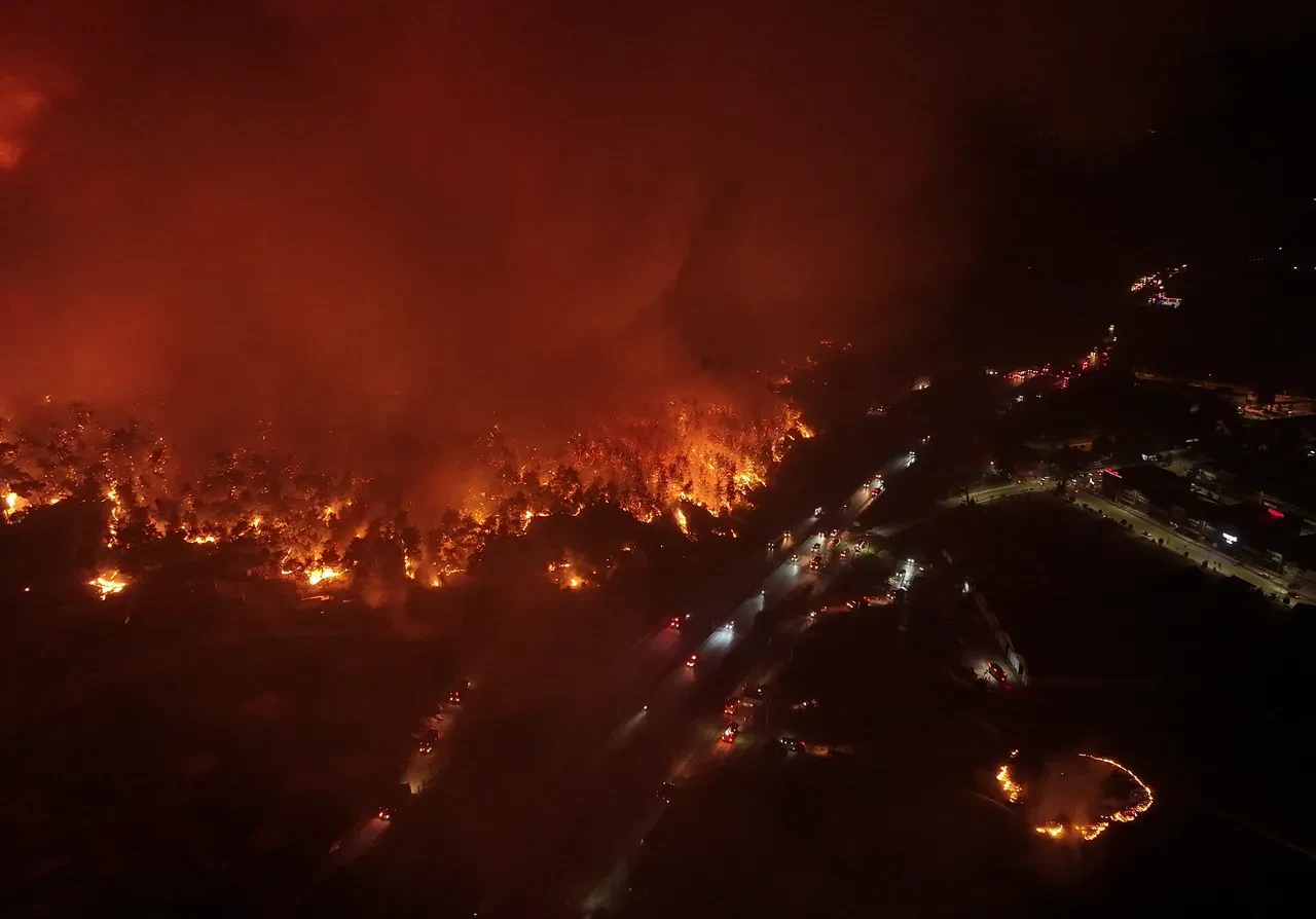 İzmir'deki yangın uzaydan görüntülendi! Kapladığı korkunç alan NASA kamerasında