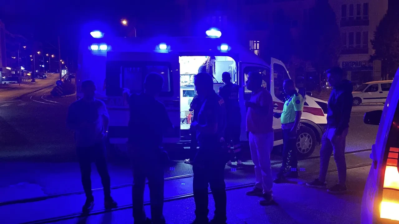 Kaza sonrası polislerin üzerine yürüdü! Polisin alkollü şahısla imtihanı!