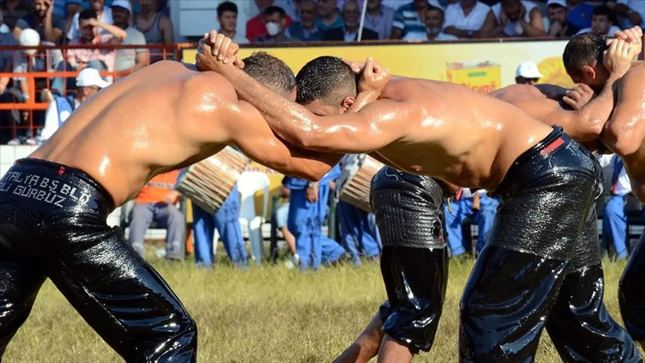 Kırkpınar Yağlı Güreşleri saat kaçta, hangi kanalda? Yağlı güreşin olimpiyatı bugün başlıyor