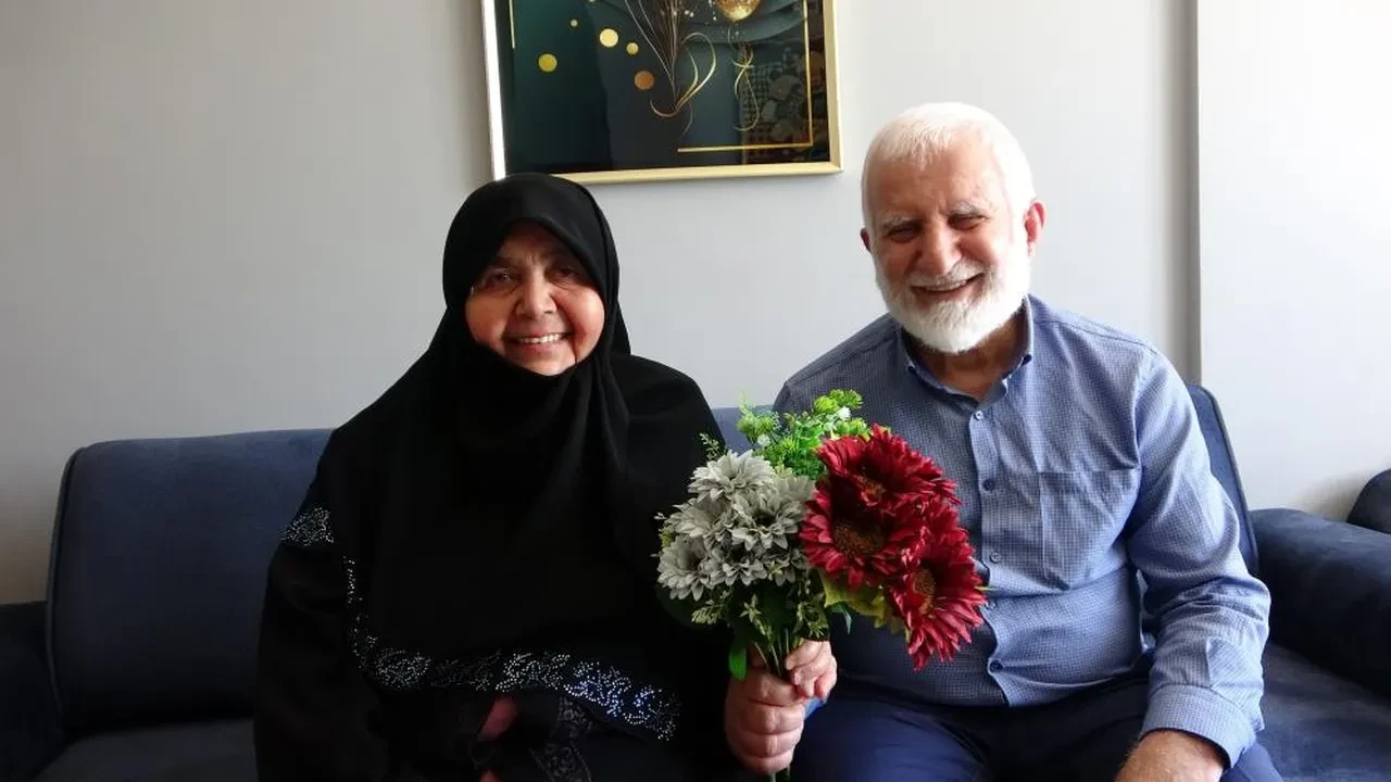 Kızları kapı dışarı edince cami avlusunda kalıyorlardı! Türkiye yaşlı çift için seferber oldu