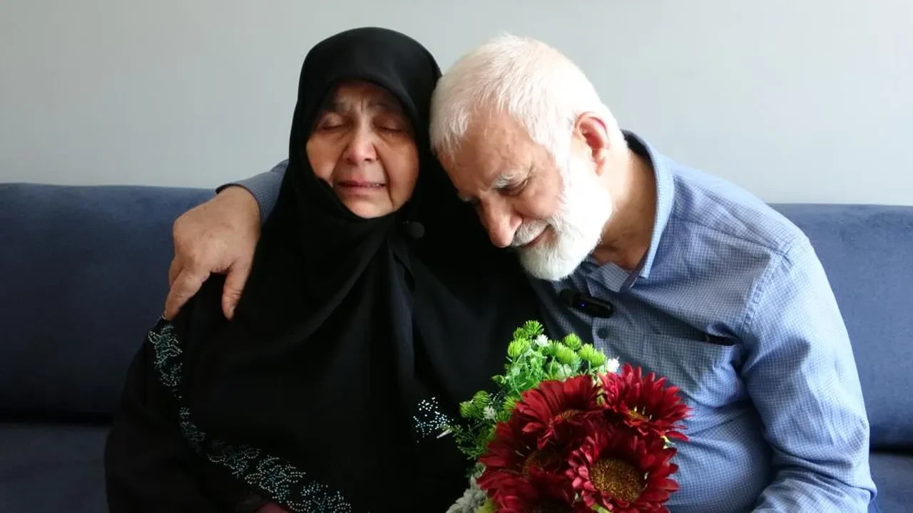 Kızları kapı dışarı edince cami avlusunda kalıyorlardı! Türkiye yaşlı çift için seferber oldu