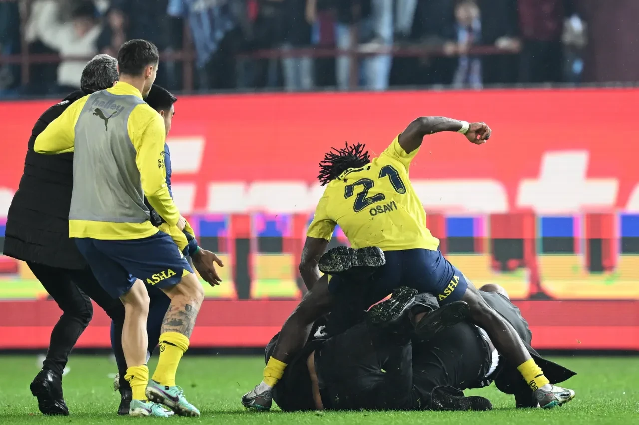 Son dakika | Osayi Samuel sonunda imzayı attı! Fenerbahçe ile yollarını ayırmıştı