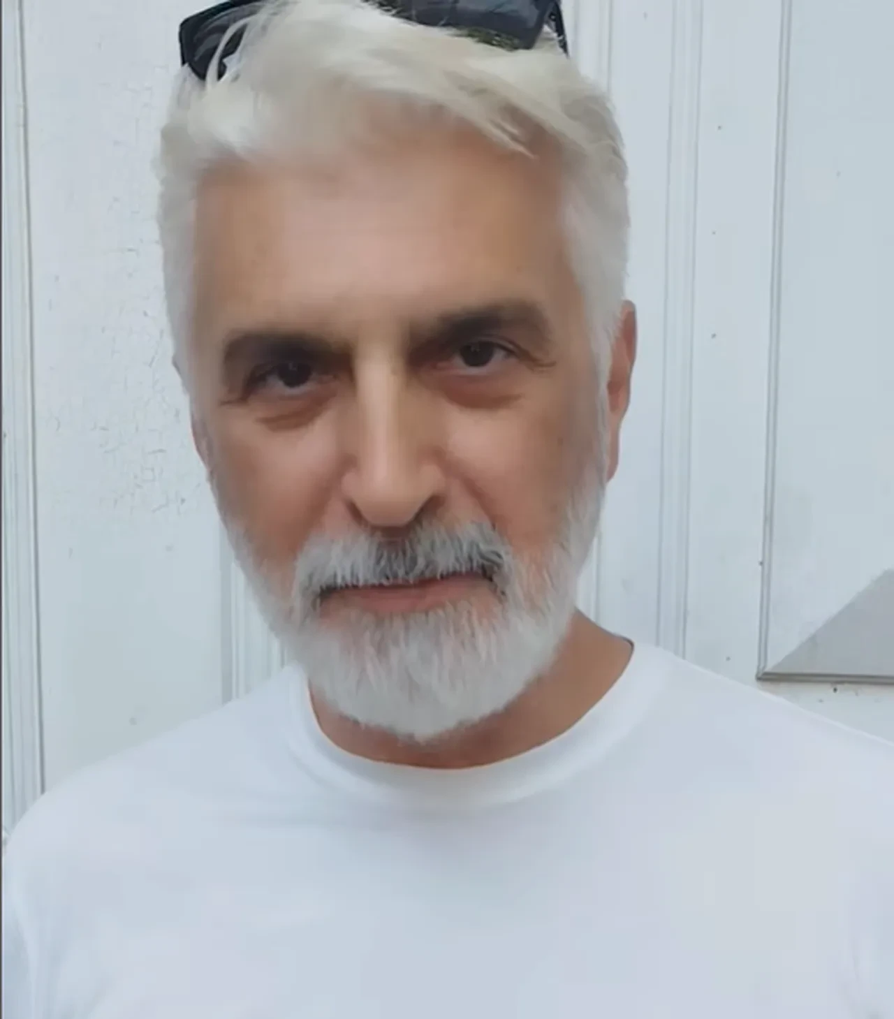 Yaprak Dökümü'nün Yaman'ı Bülent Fil yıllar sonra ortaya çıktı! Hayranlarına mesaj verdi
