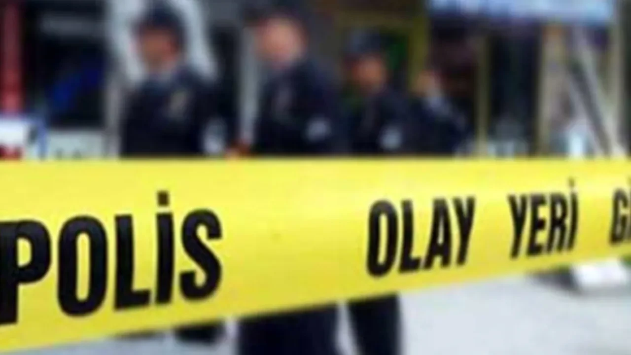 Avcılar'da ihbara giden polis şok oldu: Ceset bırakıp kaçtılar