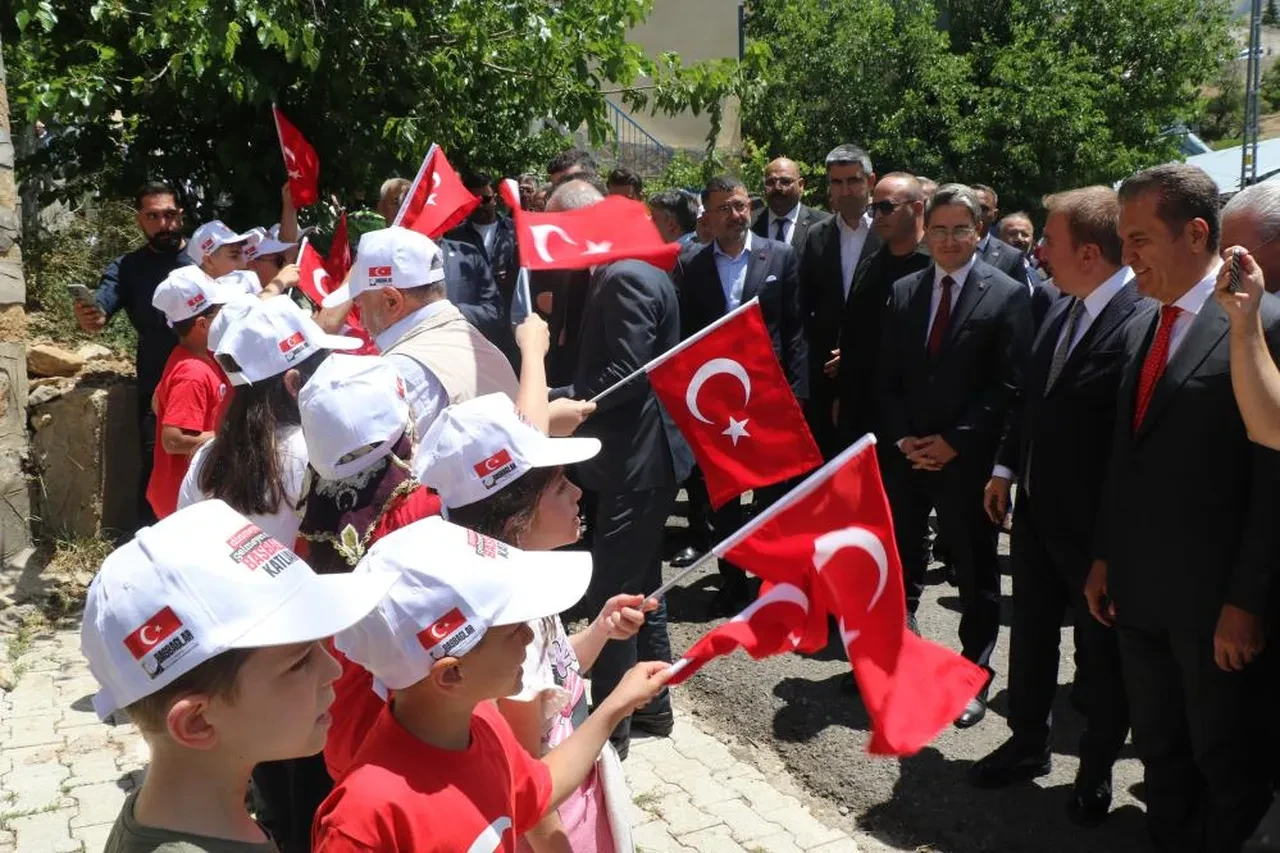 Başbağlar'da şehit edilen 33 vatandaş anıldı