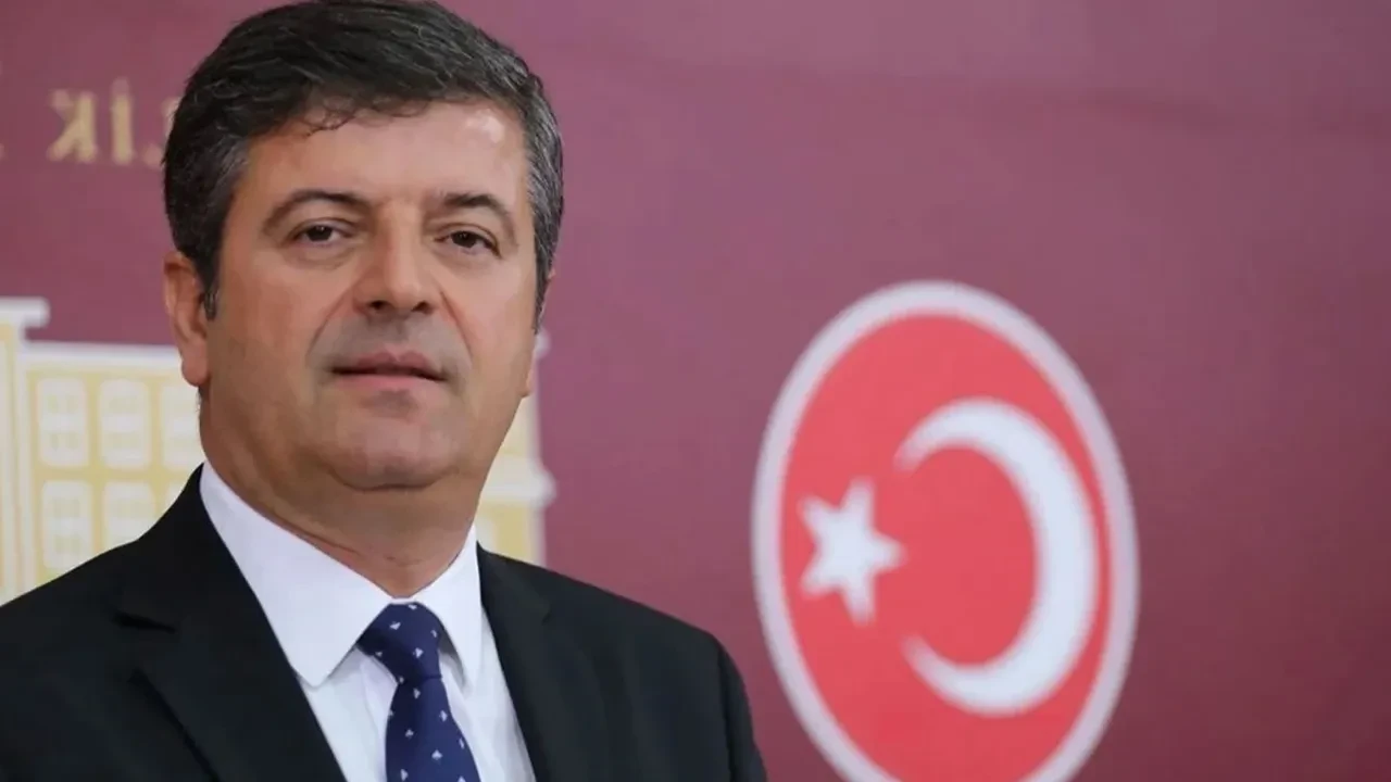 CHP'li belediyelere yolsuzluk operasyonu! Abdurrahman Tutdere, Zeydan Karalar gözaltında, Muhittin Böcek tutuklandı!