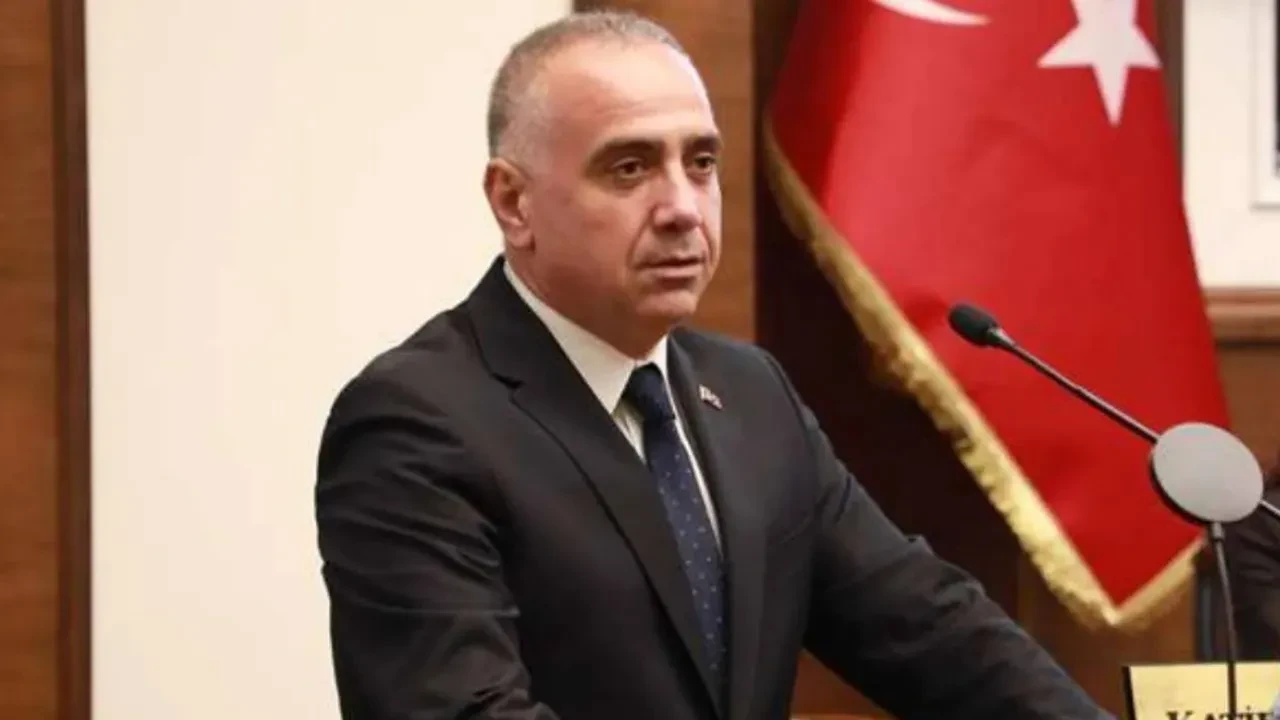 CHP'li belediyelere yolsuzluk operasyonu! Abdurrahman Tutdere, Zeydan Karalar gözaltında, Muhittin Böcek tutuklandı!