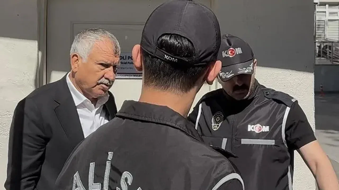 CHP'li belediyelere yolsuzluk operasyonu! Abdurrahman Tutdere, Zeydan Karalar gözaltında, Muhittin Böcek tutuklandı!