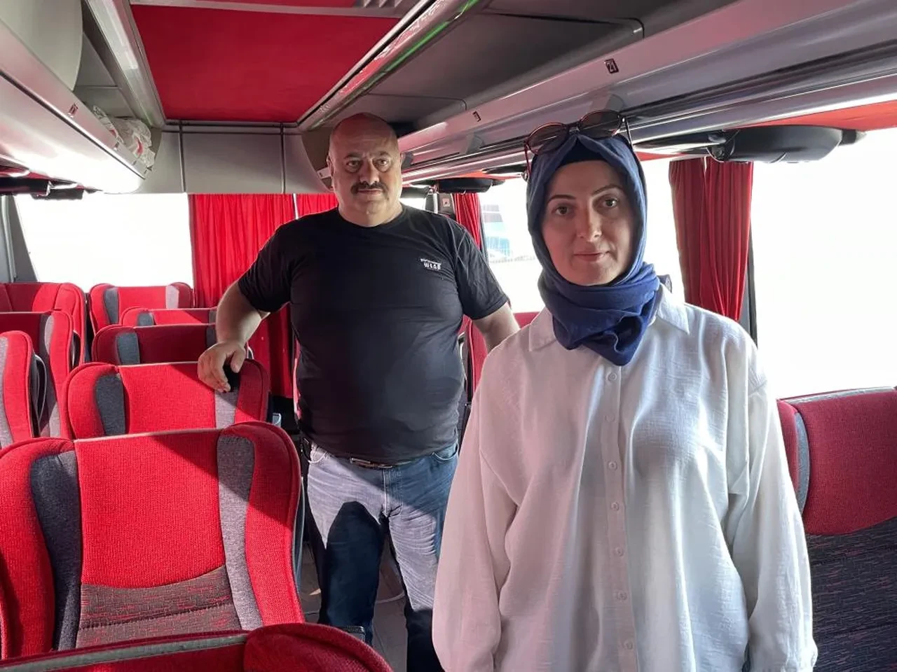 Hayalini gerçekleştirdi, kocası ile aynı otobüste şoförlük yapıyor