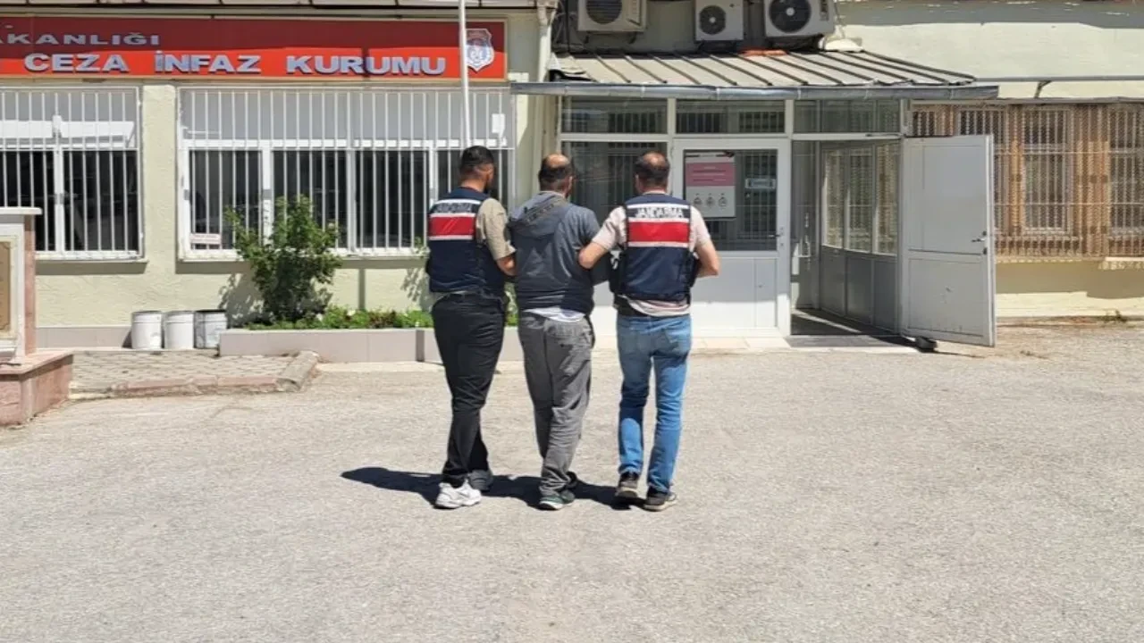 Kırmızı bültenle aranıyordu! Eskişehir'de kıskıvrak yakalandı