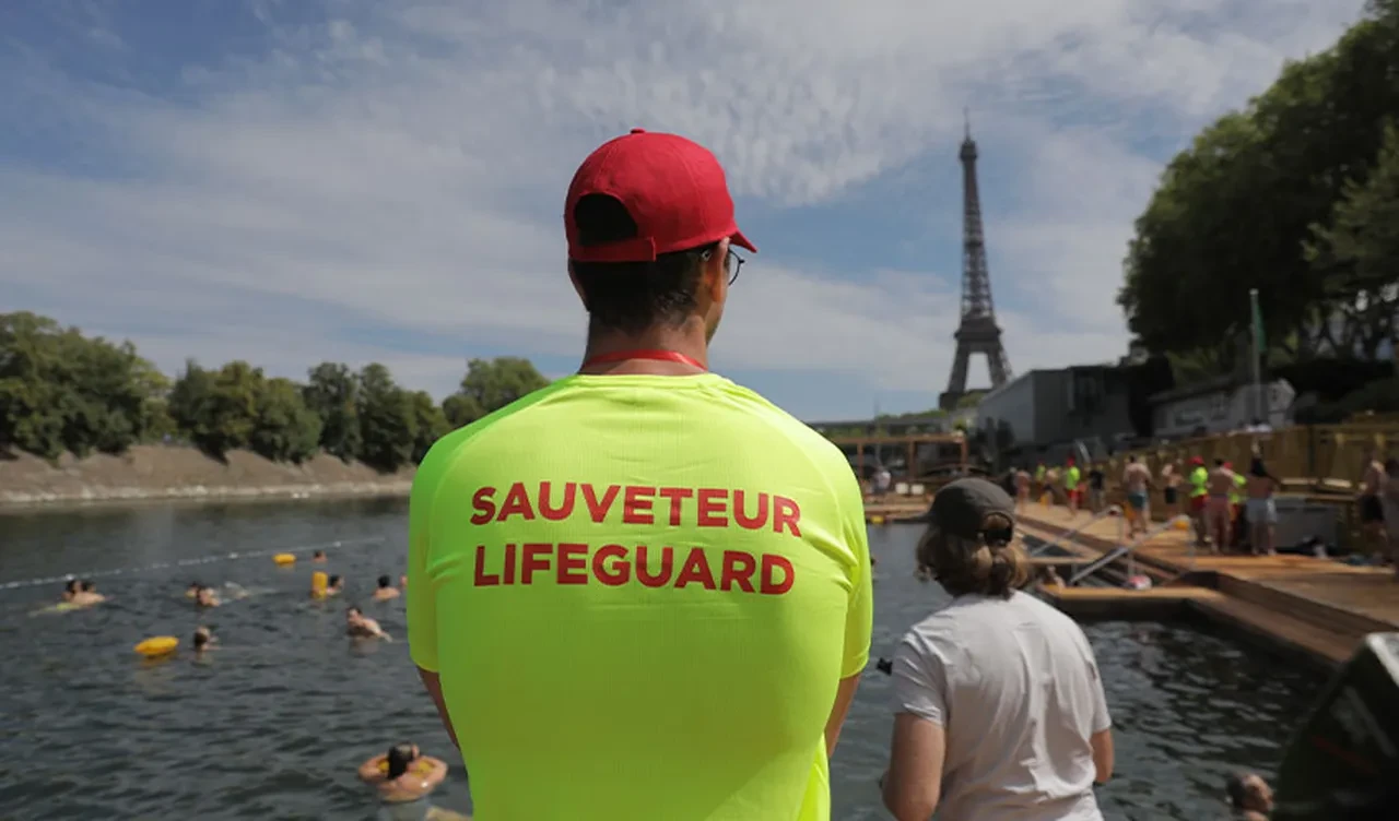 Paris'te 100 yıl sonra bir ilk! Yasak kalktı, Seine Nehri halka açıldı
