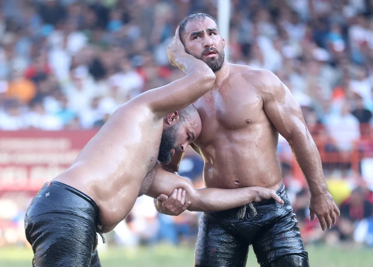 664. Tarihi Kırkpınar Yağlı Güreşleri'nde başpehlivan Orhan Okulu oldu