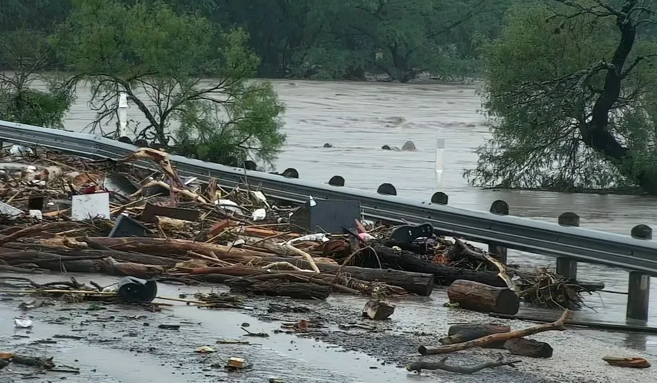 ABD'de sel felaketi büyüyor! En az 50 kişi öldü, kampa giden 24 çocuk kayıp